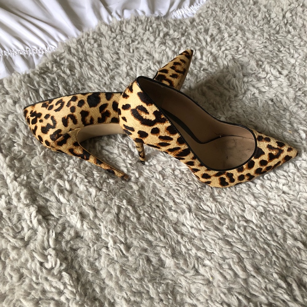 Leopard pumps
